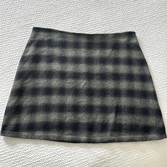 Aritiza- Wilfred Plaid Mini Skirt - Picture 1 of 4